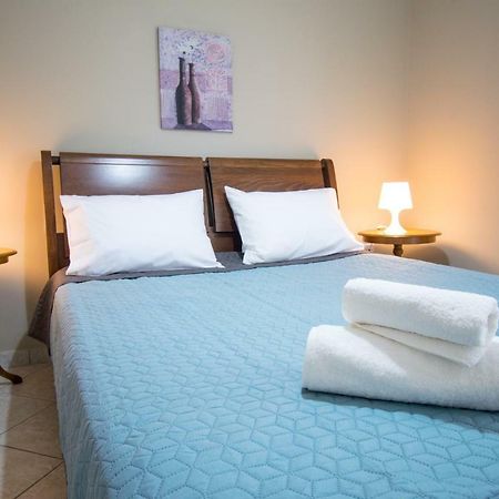 Betty'S Air+Port Sea Apartment Artemida  Luaran gambar